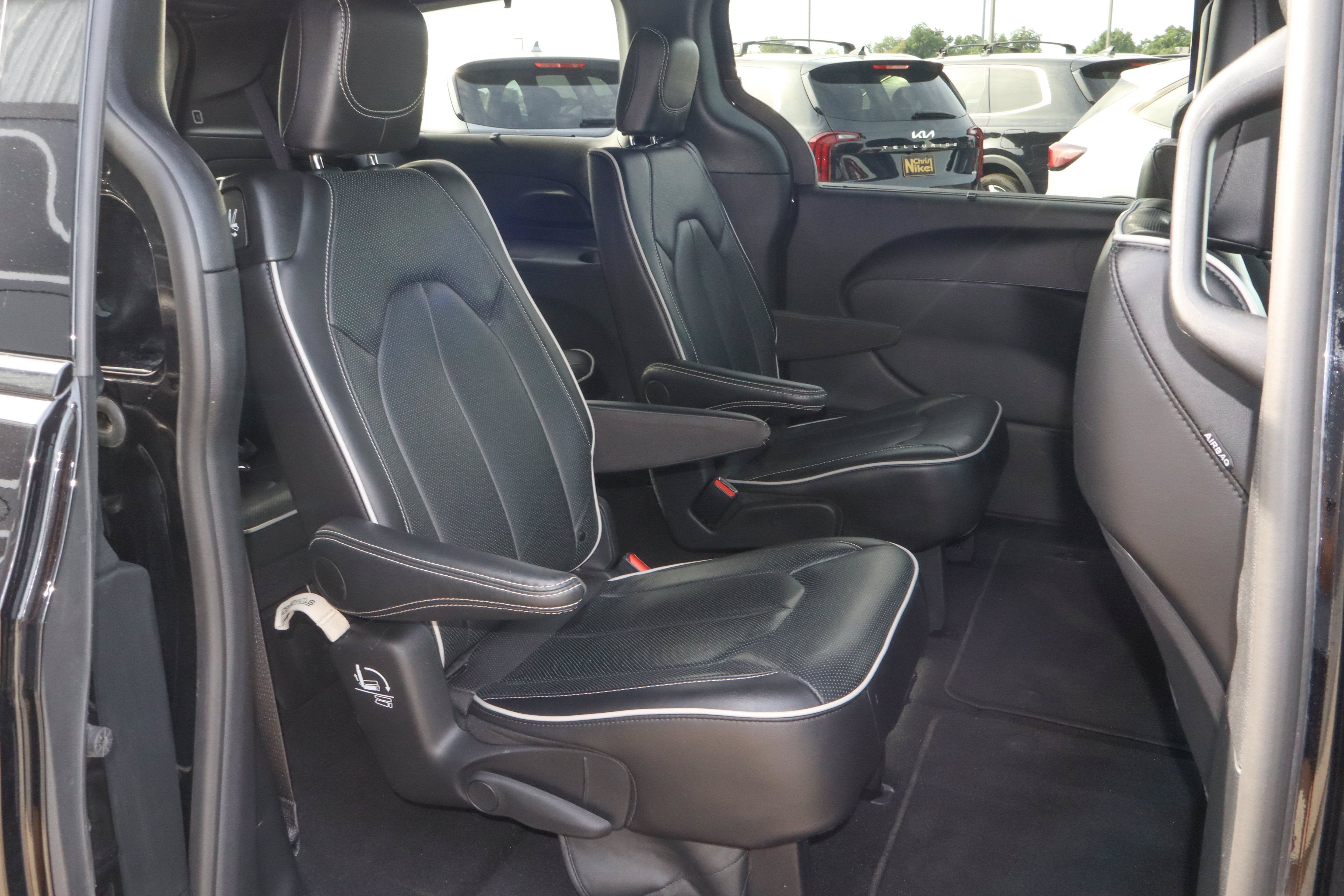 2025 Chrysler Pacifica Limited FWD