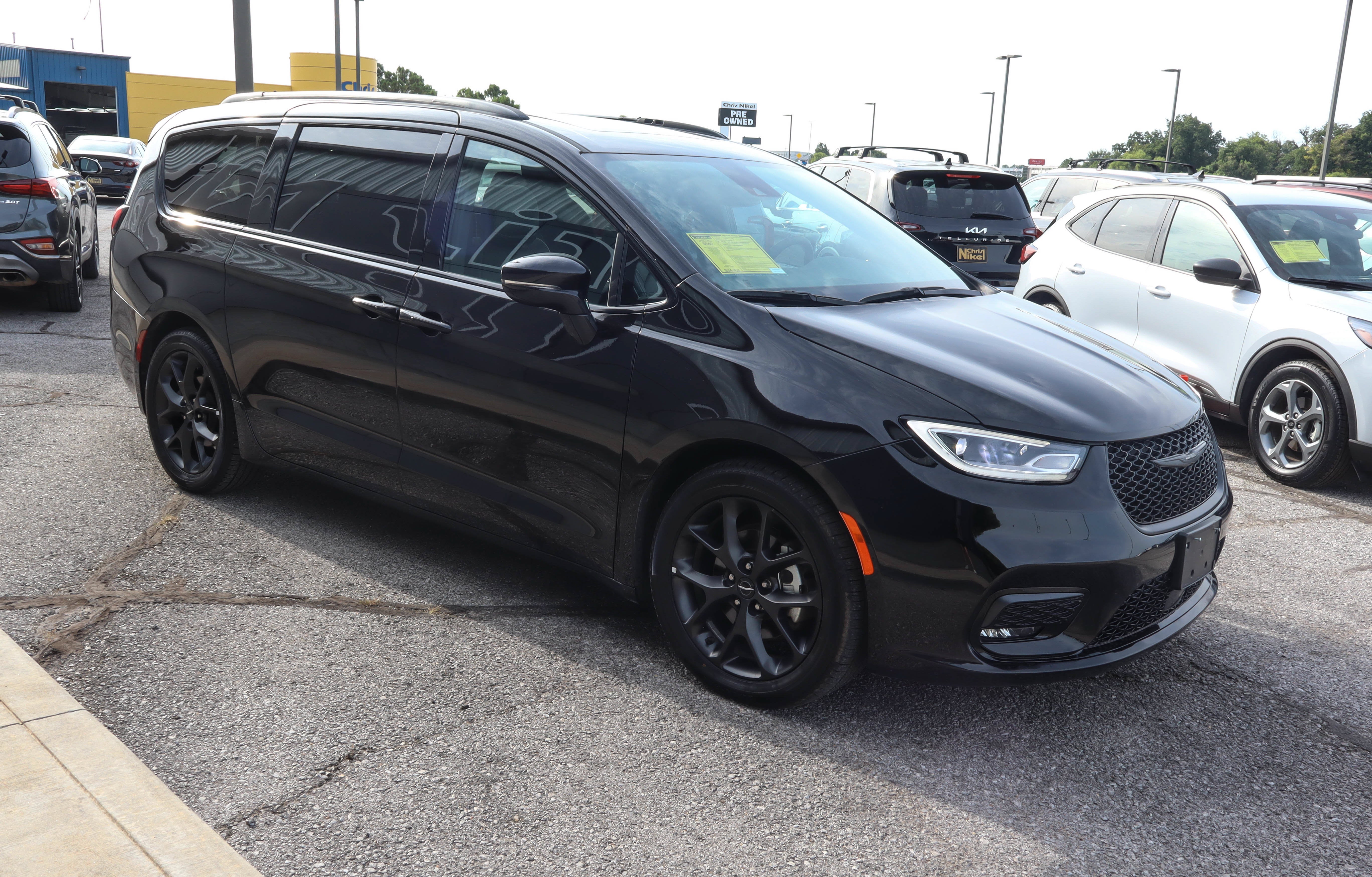 2025 Chrysler Pacifica Limited FWD