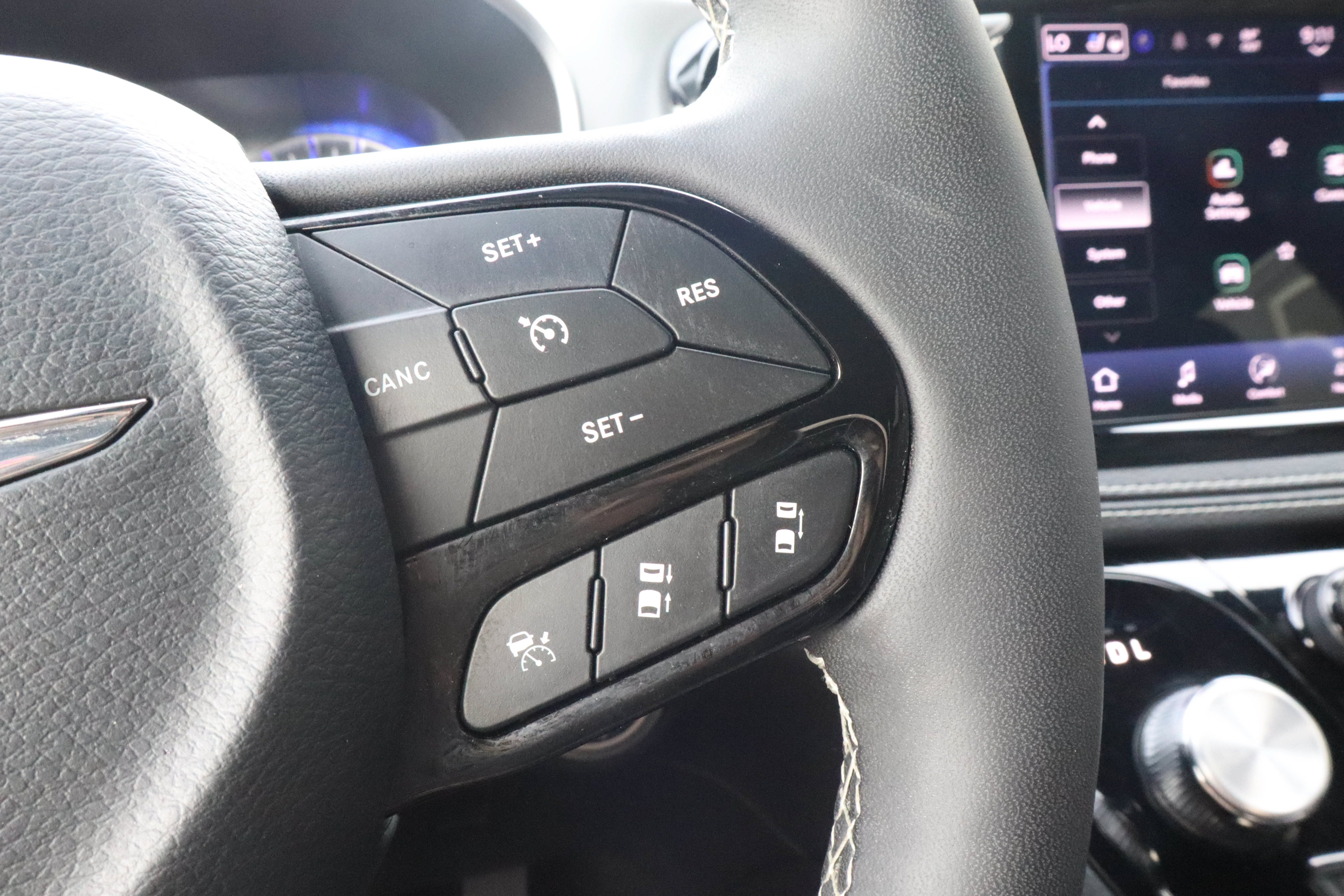 2025 Chrysler Pacifica Limited FWD