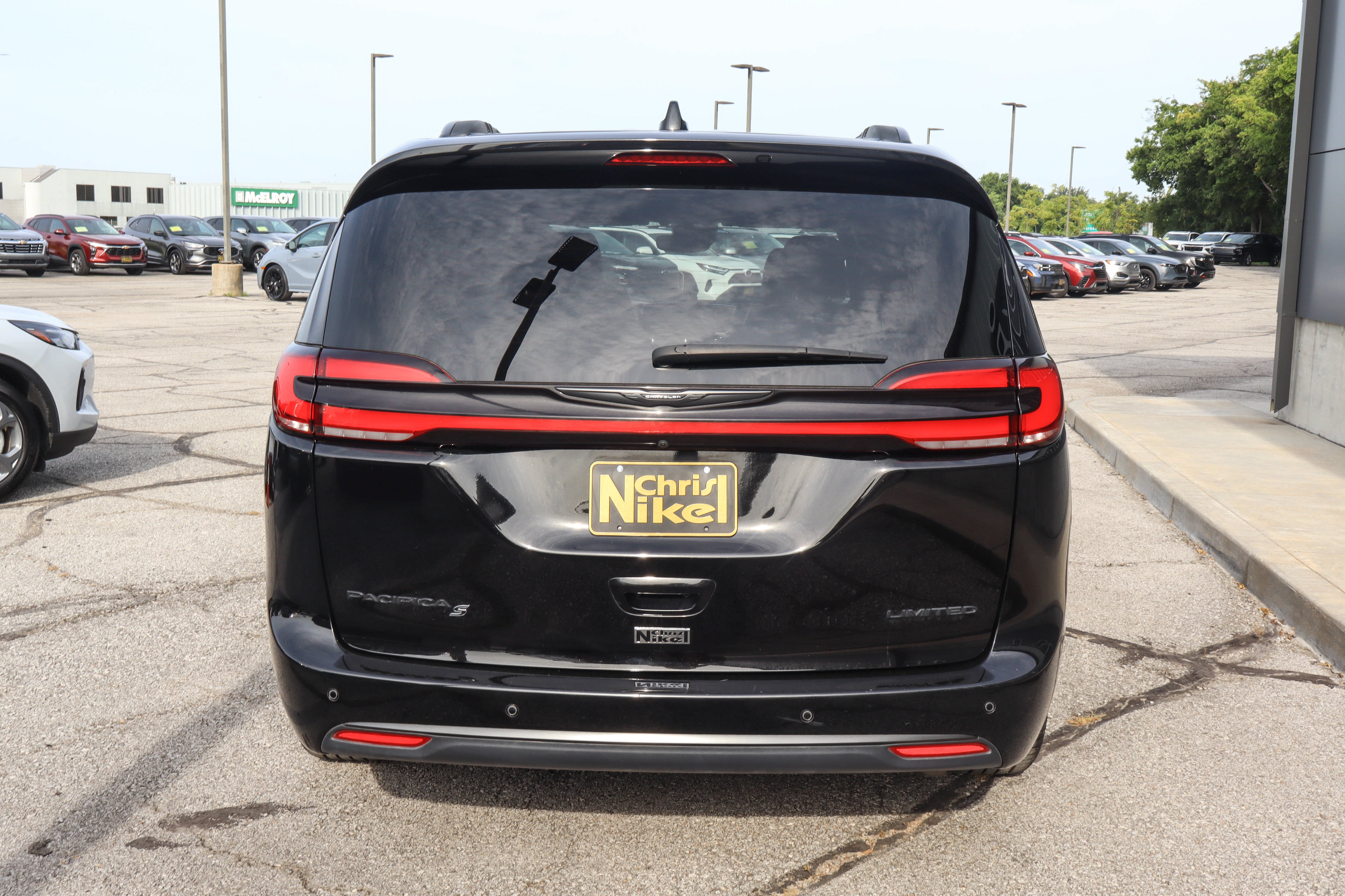 2025 Chrysler Pacifica Limited FWD