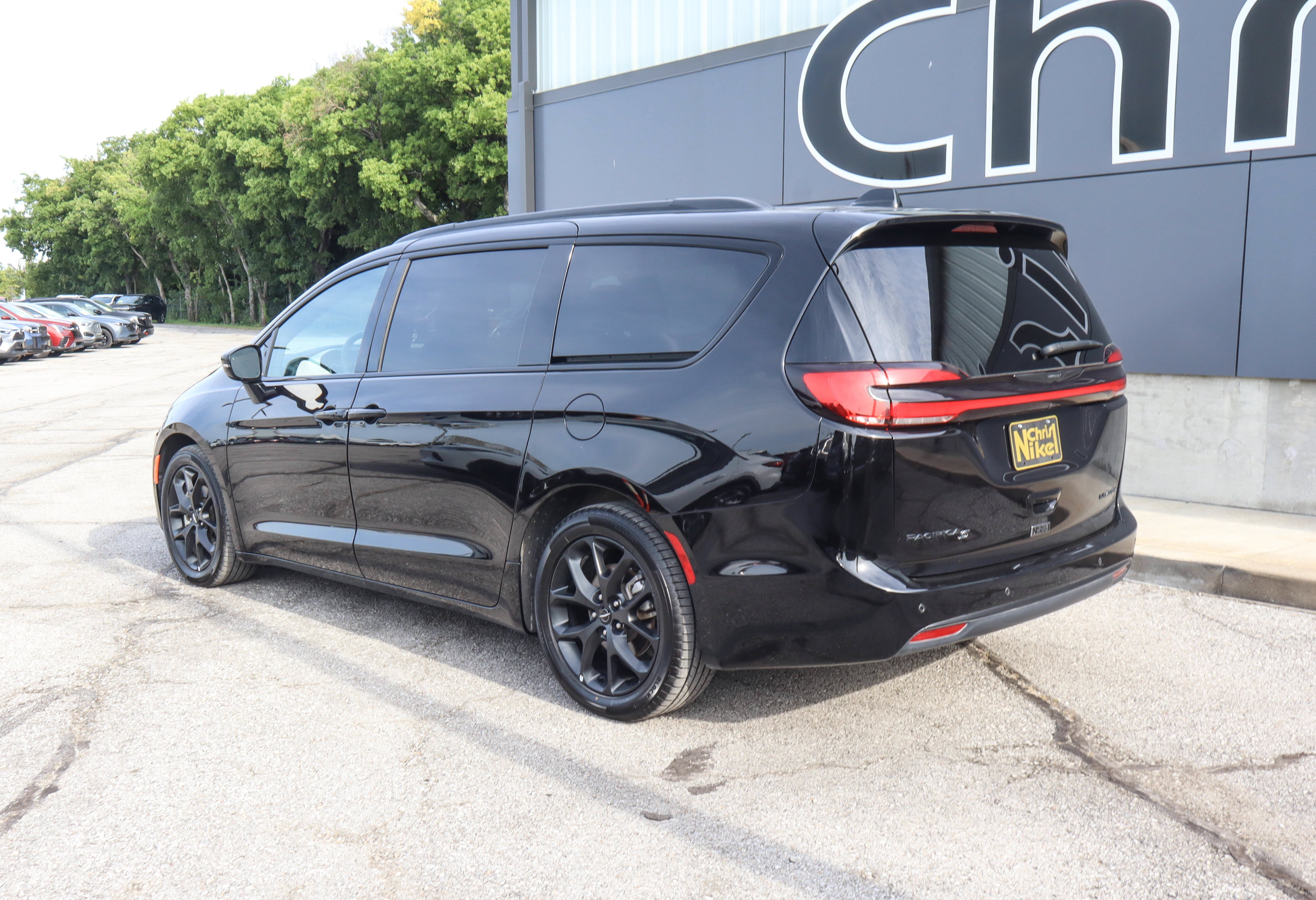 2025 Chrysler Pacifica Limited FWD