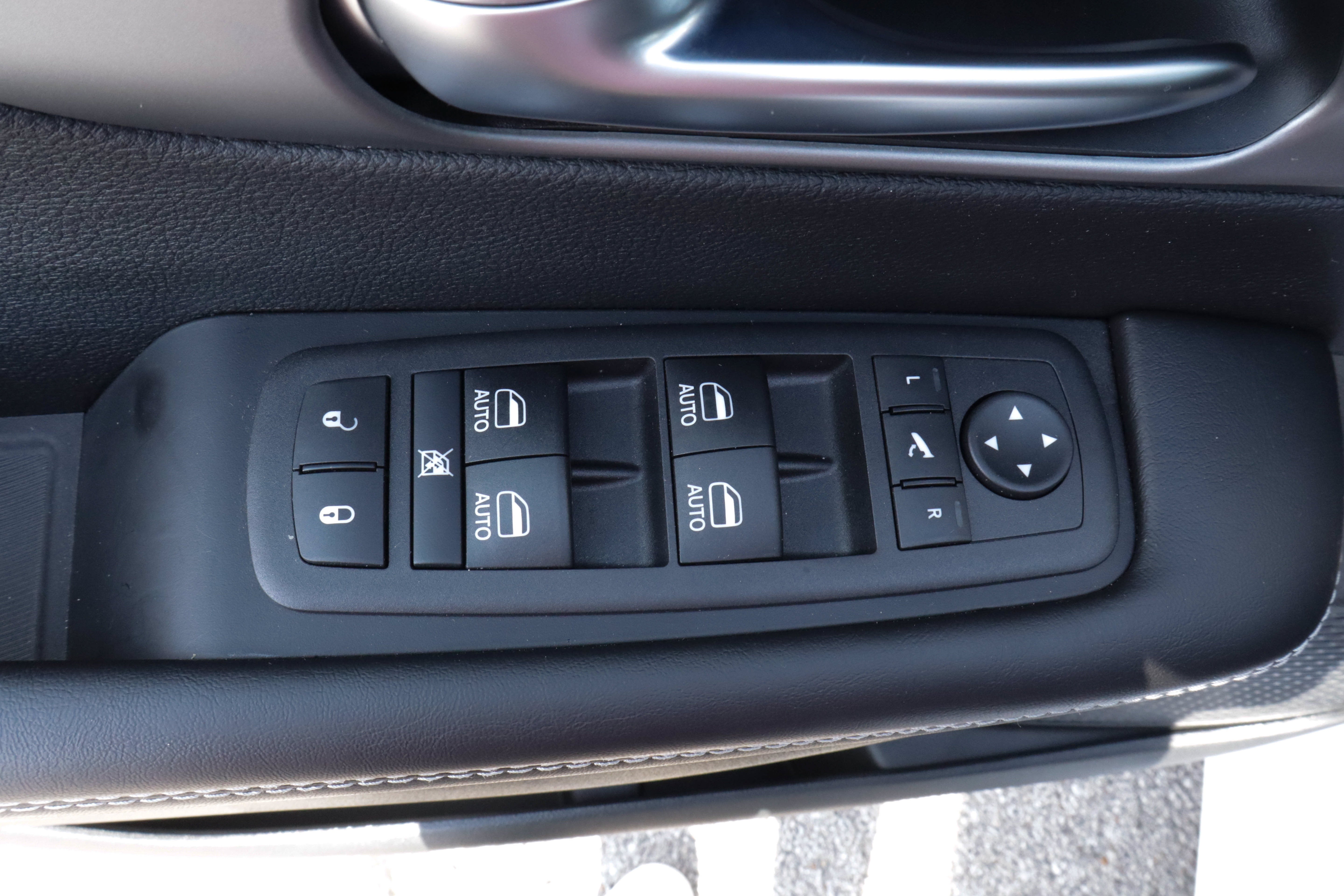 2027 Chrysler Pacifica Limited FWD