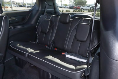 2027 Chrysler Pacifica Limited FWD