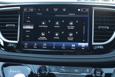 2027 Chrysler Pacifica Limited FWD