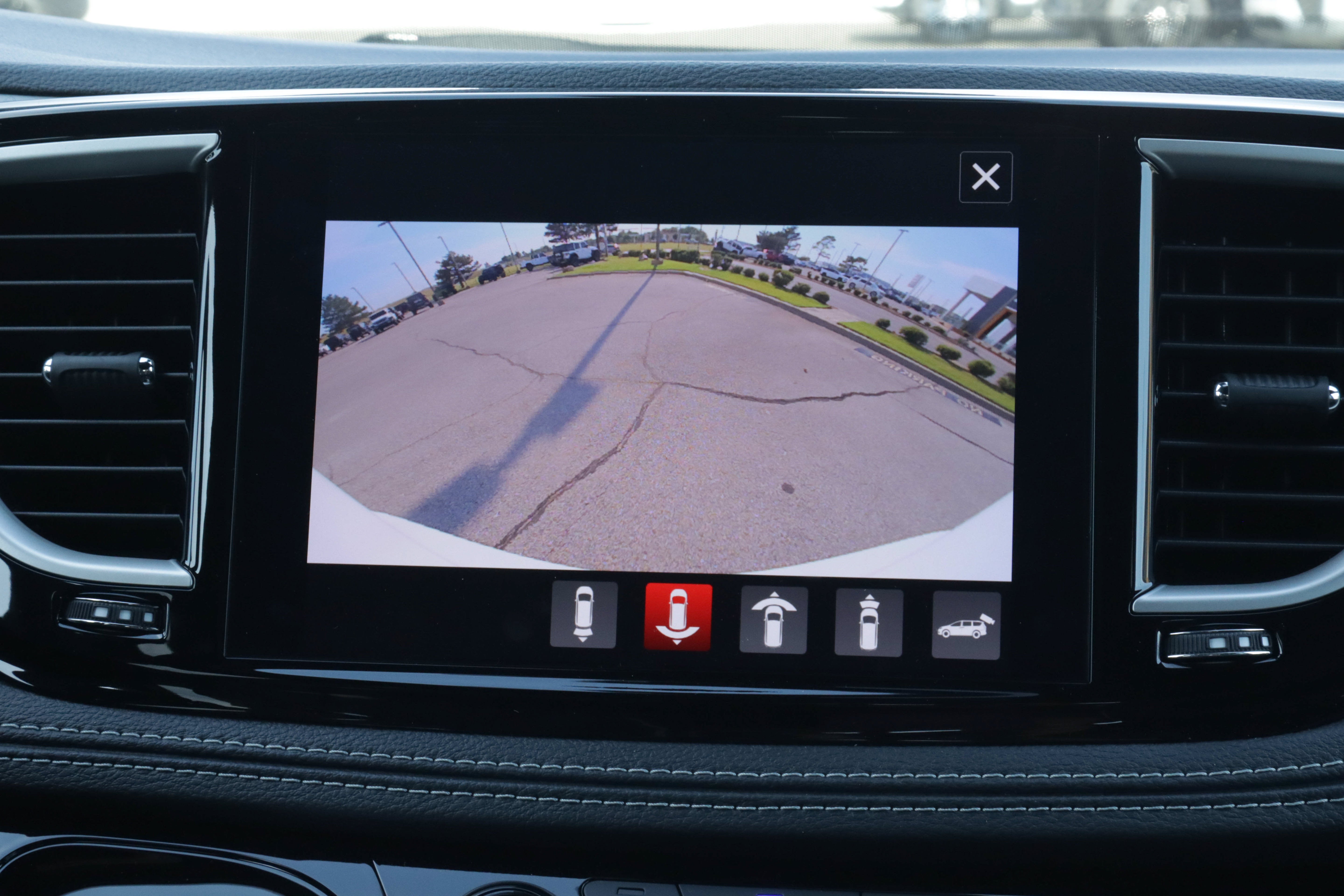 2027 Chrysler Pacifica Limited FWD