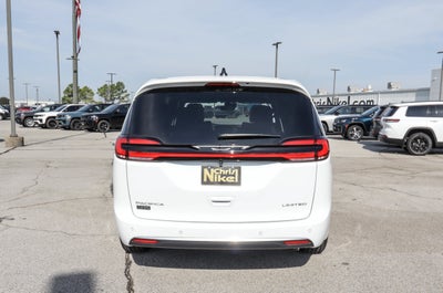 2027 Chrysler Pacifica Limited FWD