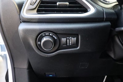 2027 Chrysler Pacifica Limited FWD