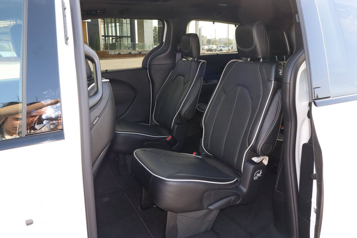 2027 Chrysler Pacifica Limited FWD