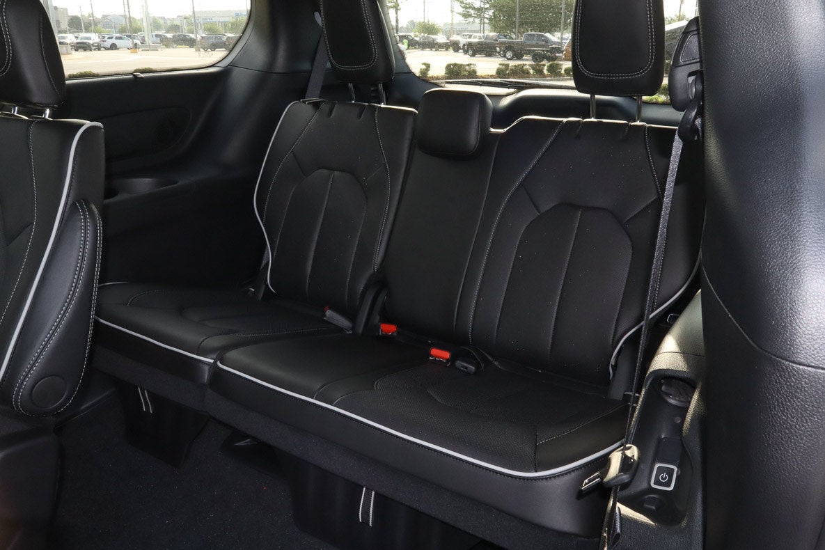 2027 Chrysler Pacifica Limited FWD
