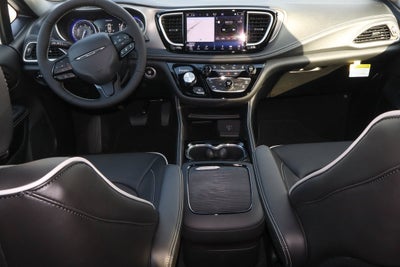 2027 Chrysler Pacifica Limited FWD
