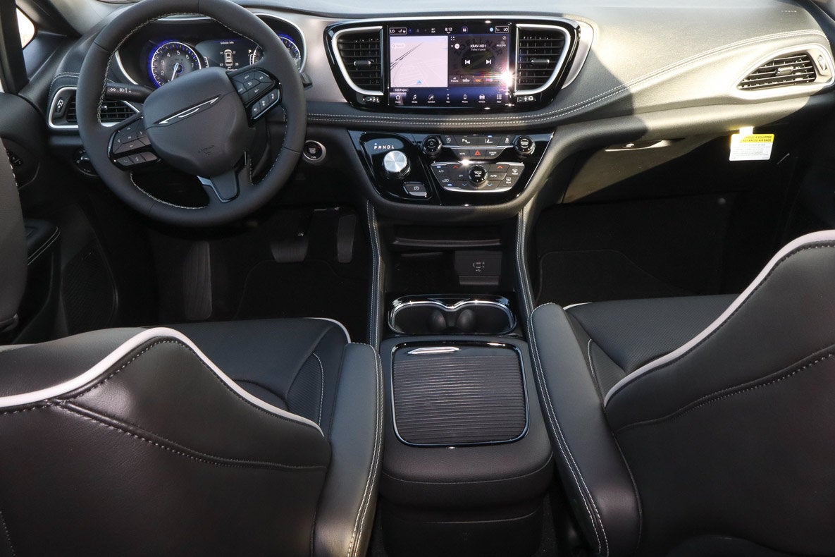 2027 Chrysler Pacifica Limited FWD