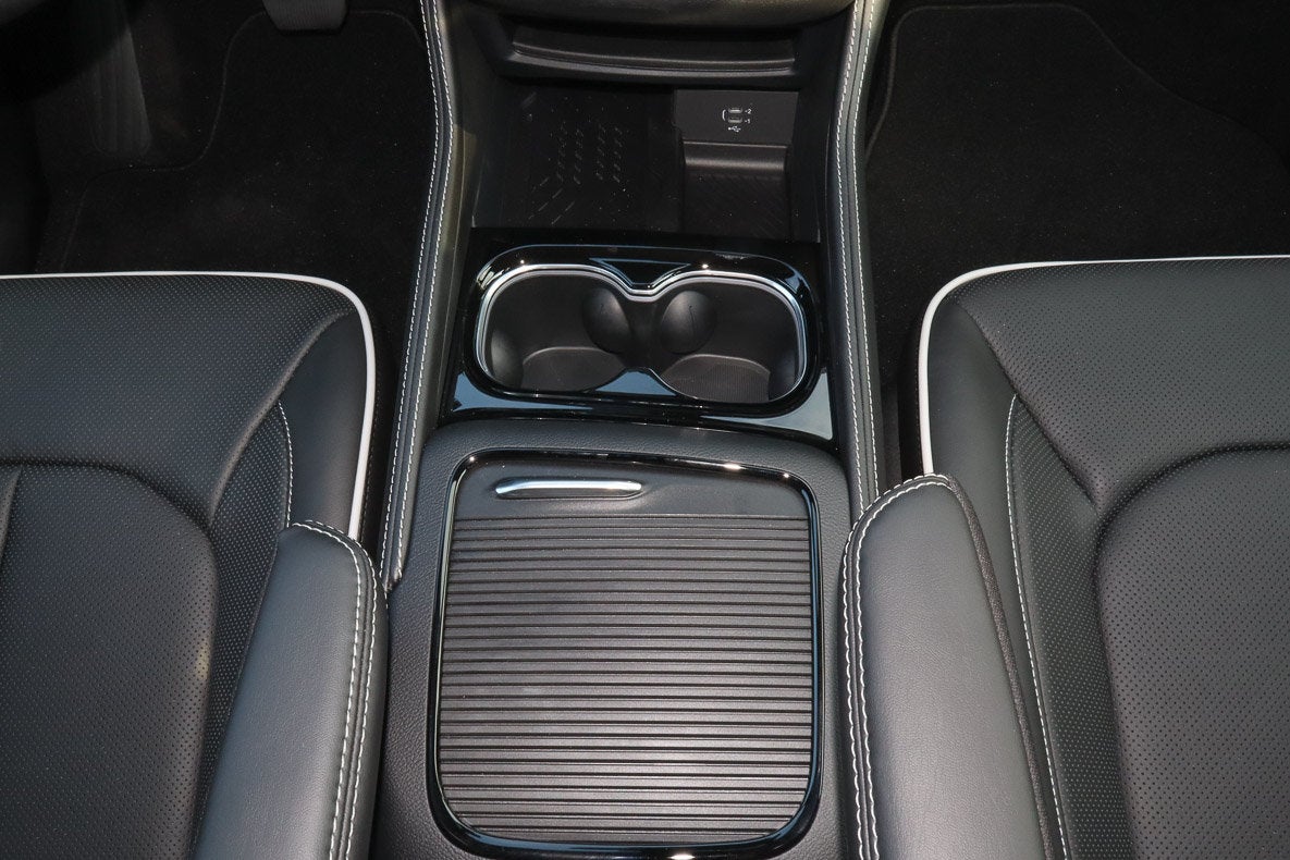 2027 Chrysler Pacifica Limited FWD