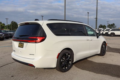 2027 Chrysler Pacifica Limited FWD
