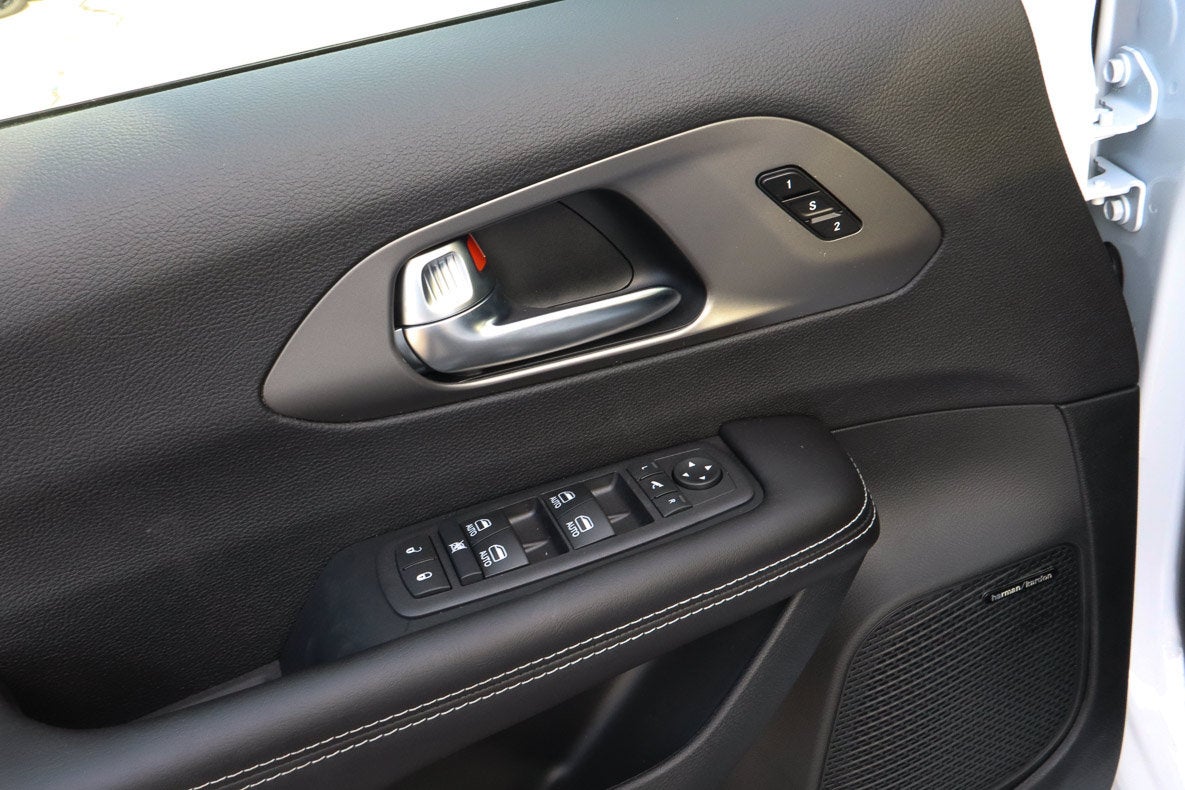 2027 Chrysler Pacifica Limited FWD