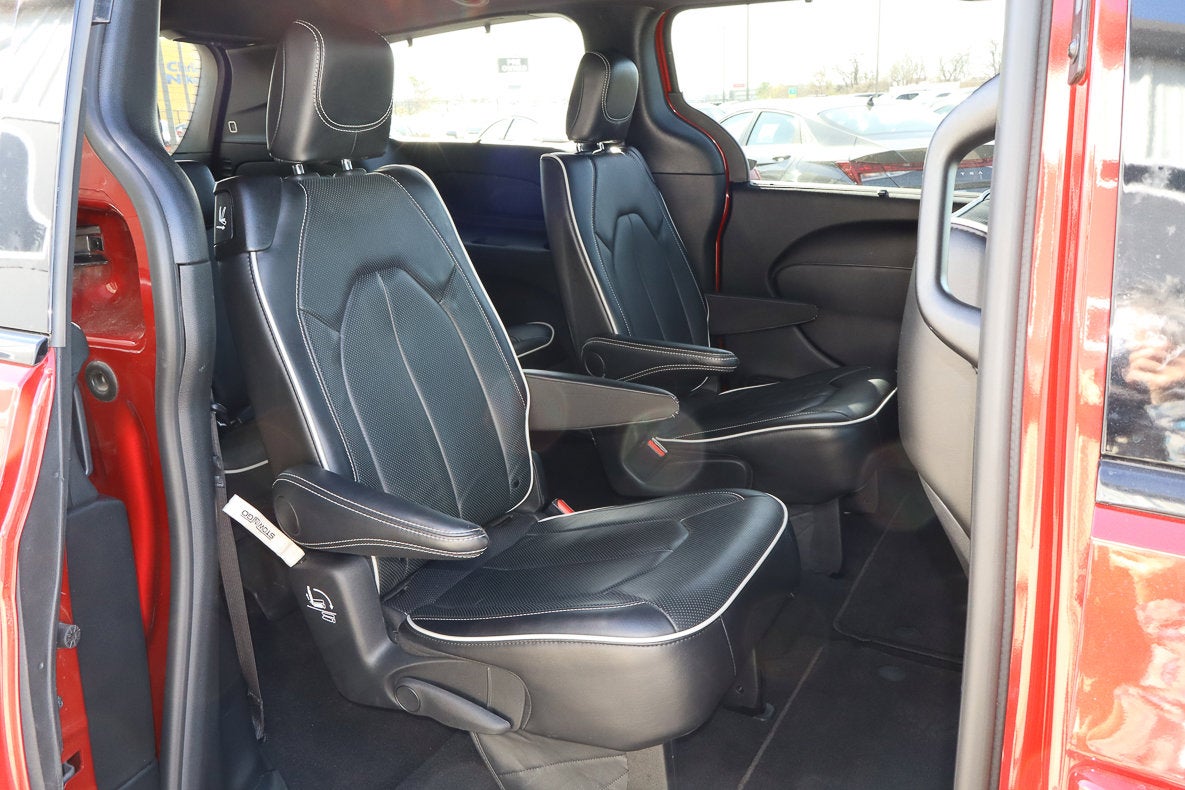 2025 Chrysler Pacifica Limited FWD