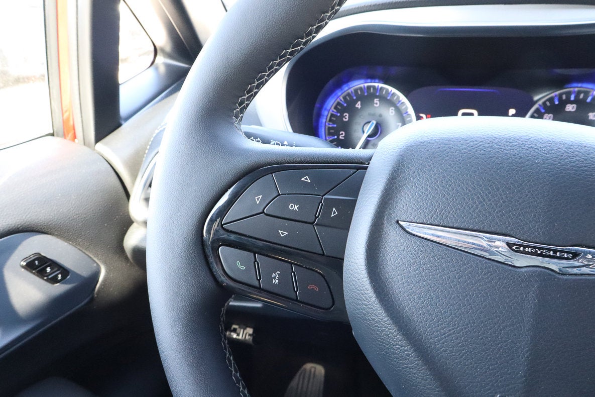 2025 Chrysler Pacifica Limited FWD