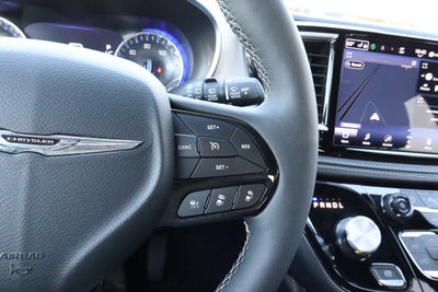 2025 Chrysler Pacifica Limited FWD