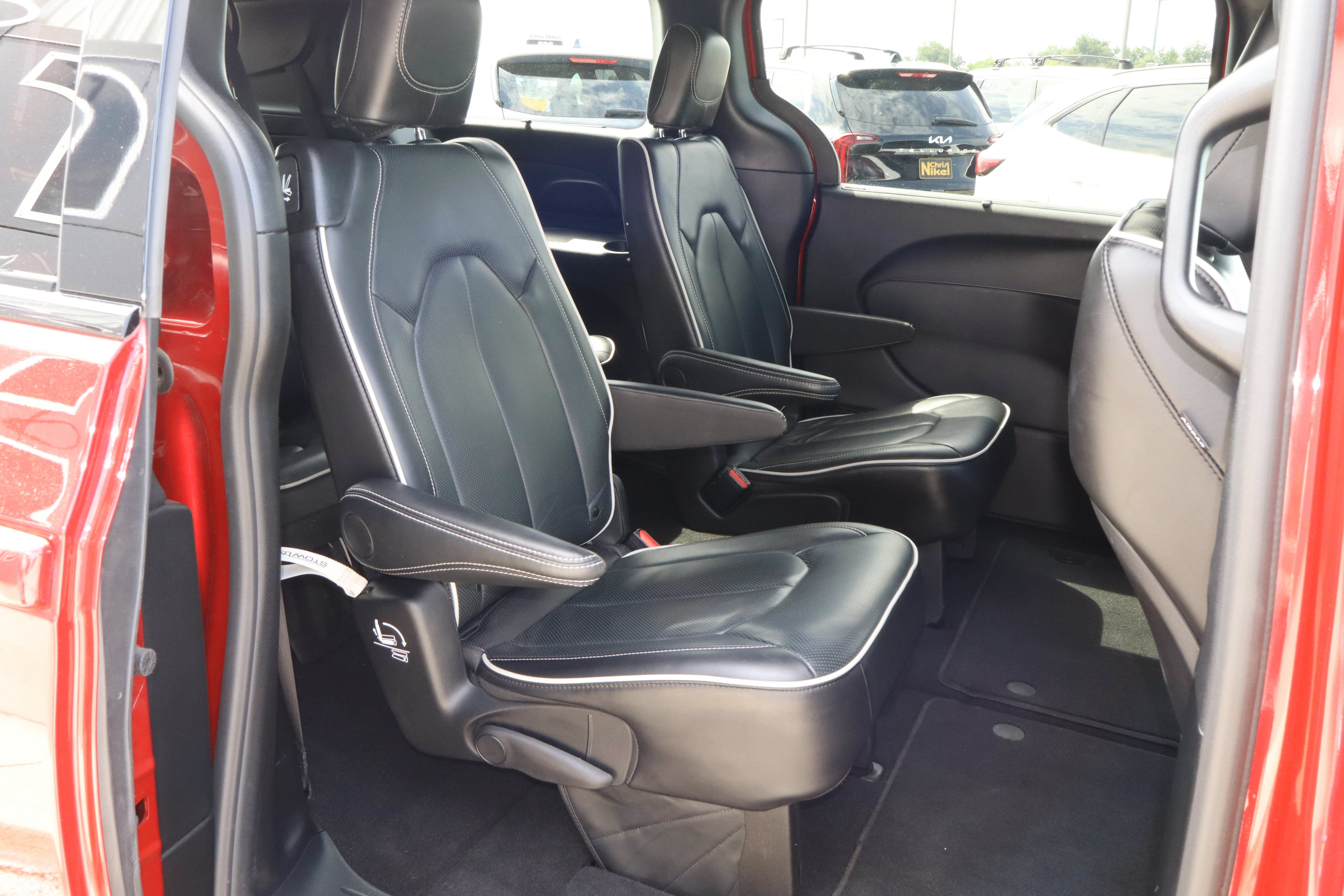2025 Chrysler Pacifica Limited FWD
