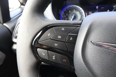 2025 Chrysler Pacifica Limited FWD