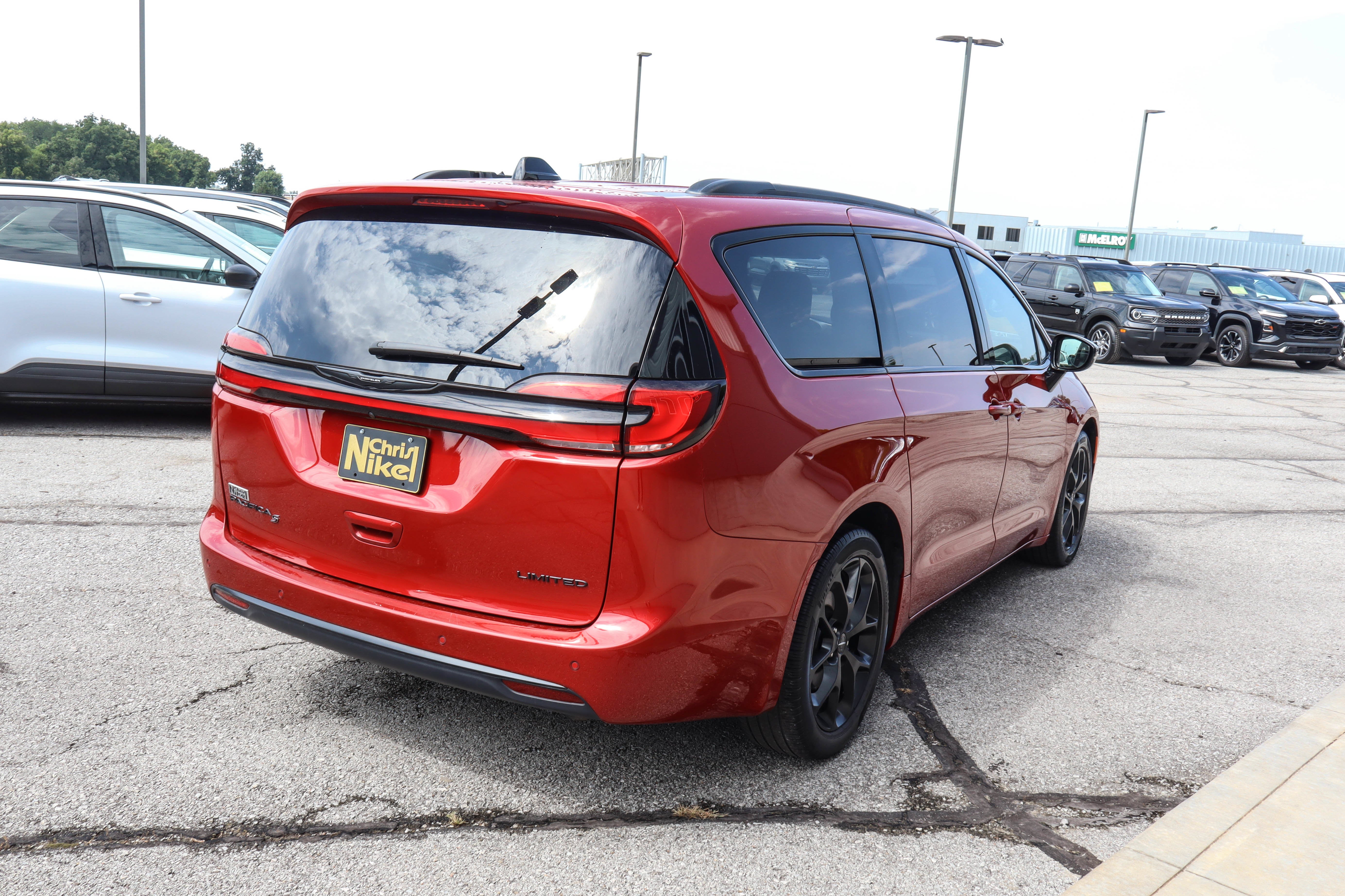 2025 Chrysler Pacifica Limited FWD