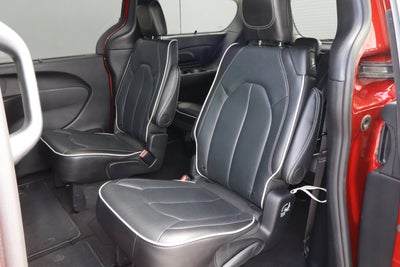 2025 Chrysler Pacifica Limited FWD
