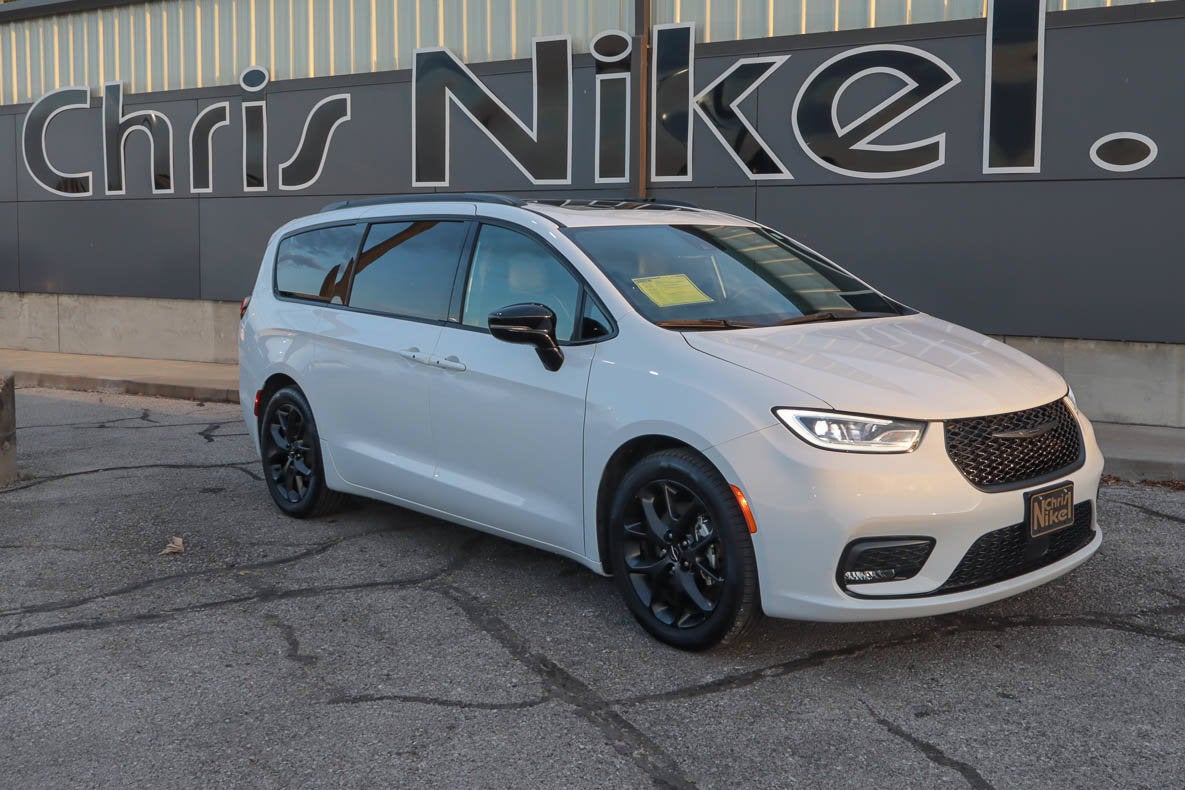 2025 Chrysler Pacifica Limited FWD