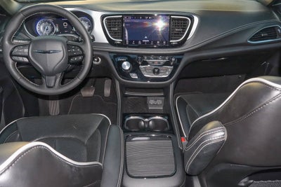 2025 Chrysler Pacifica Limited FWD