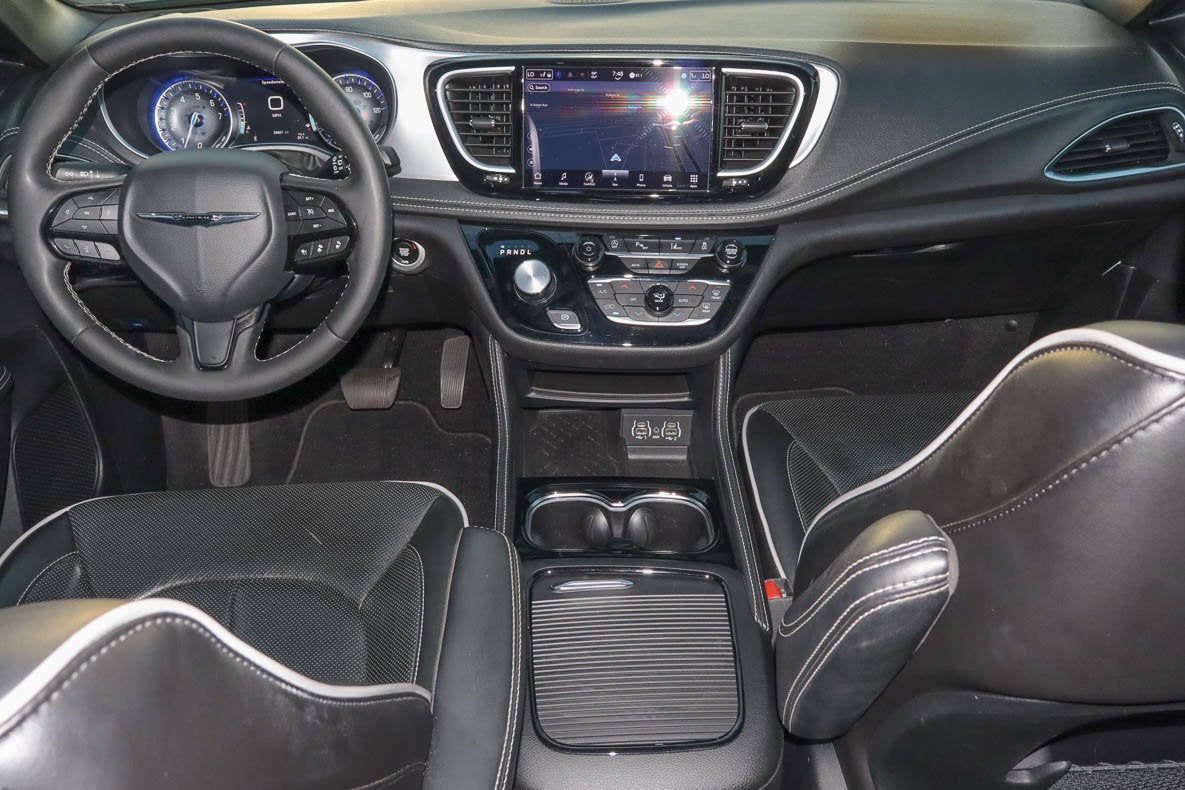 2025 Chrysler Pacifica Limited FWD