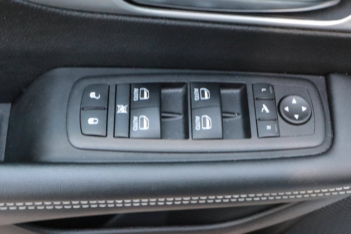 2025 Chrysler Pacifica Limited FWD