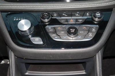 2025 Chrysler Pacifica Limited FWD