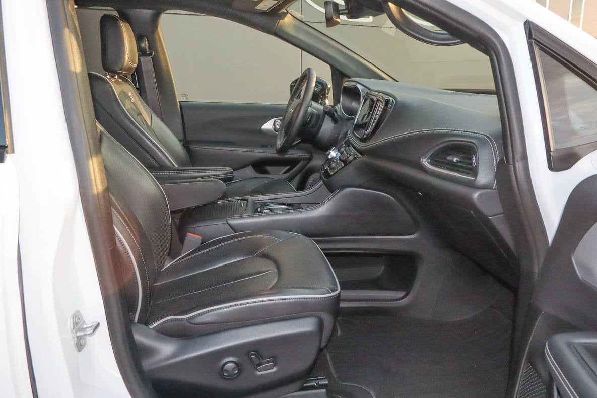 2025 Chrysler Pacifica Limited FWD