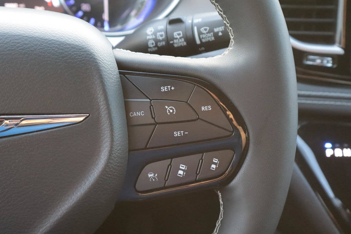 2025 Chrysler Pacifica Limited FWD