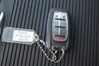 2025 Chrysler Pacifica Limited FWD