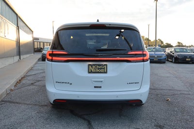 2025 Chrysler Pacifica Limited FWD