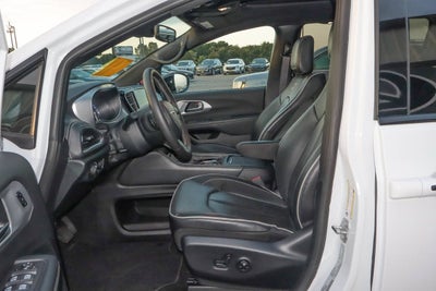 2025 Chrysler Pacifica Limited FWD