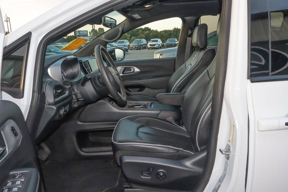 2025 Chrysler Pacifica Limited FWD