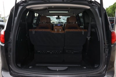 2017 Chrysler Pacifica Limited FWD
