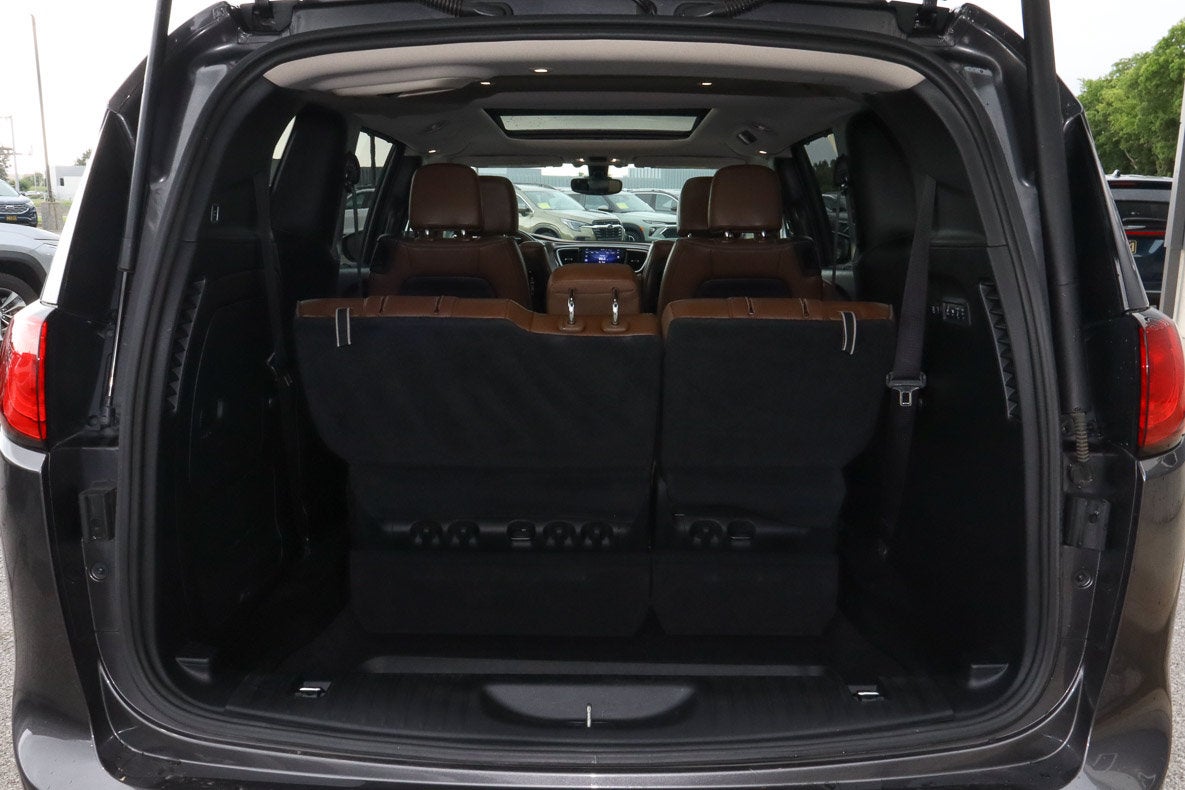 2017 Chrysler Pacifica Limited FWD