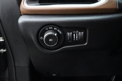 2017 Chrysler Pacifica Limited FWD