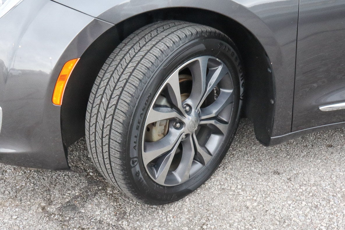 2017 Chrysler Pacifica Limited FWD
