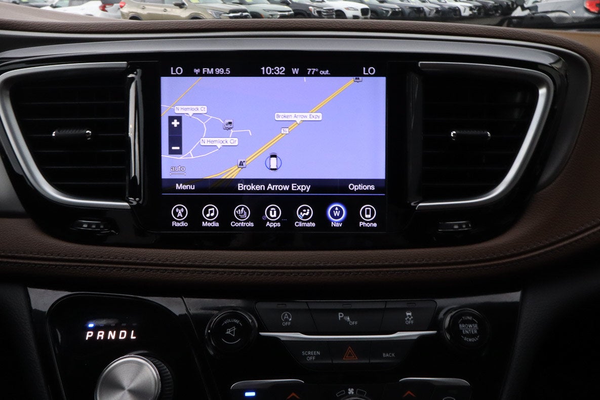 2017 Chrysler Pacifica Limited FWD