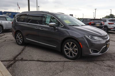 2017 Chrysler Pacifica Limited FWD