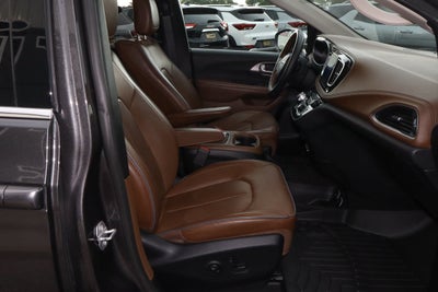 2017 Chrysler Pacifica Limited FWD