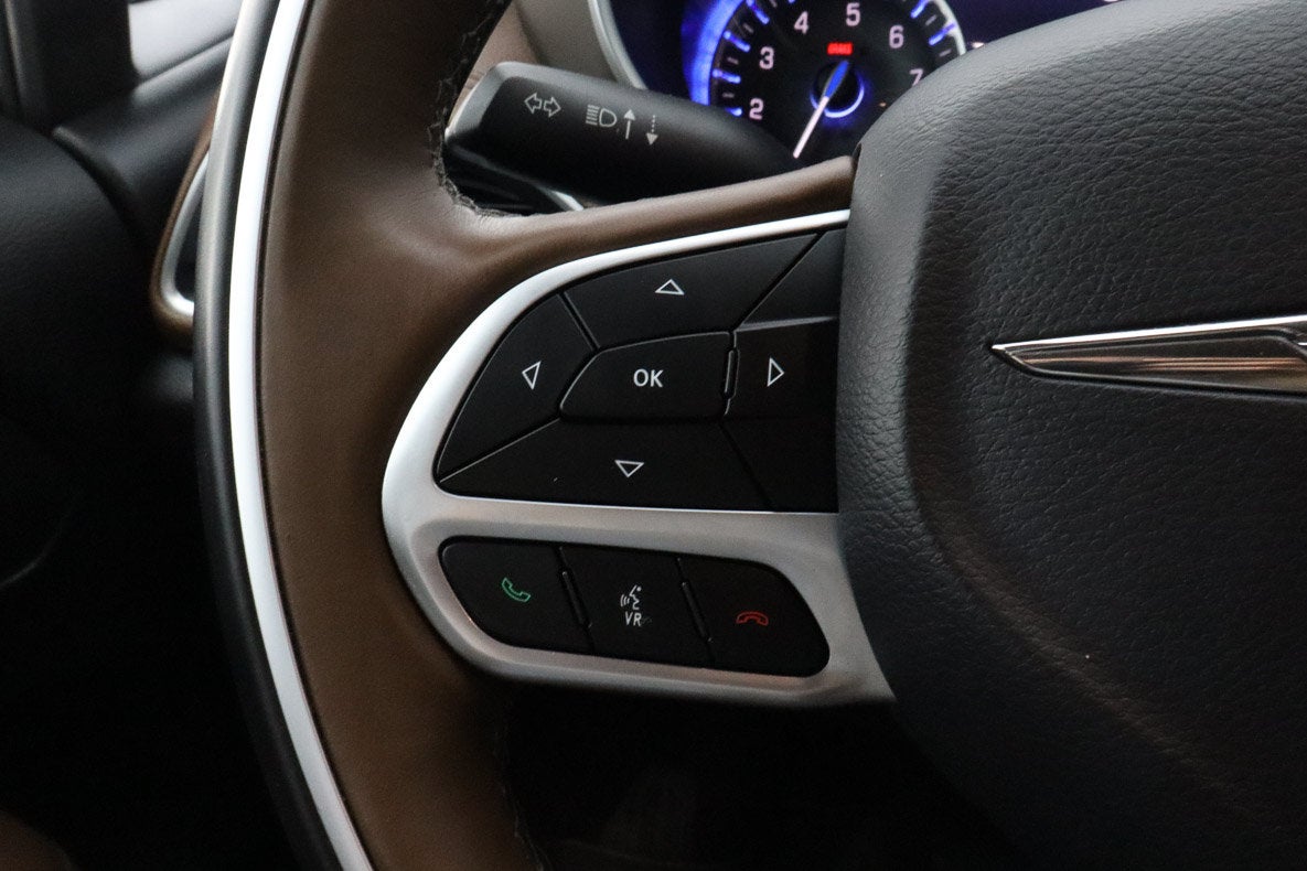 2017 Chrysler Pacifica Limited FWD