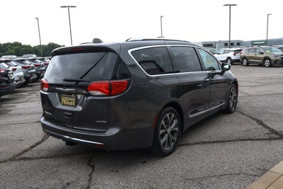 2017 Chrysler Pacifica Limited FWD