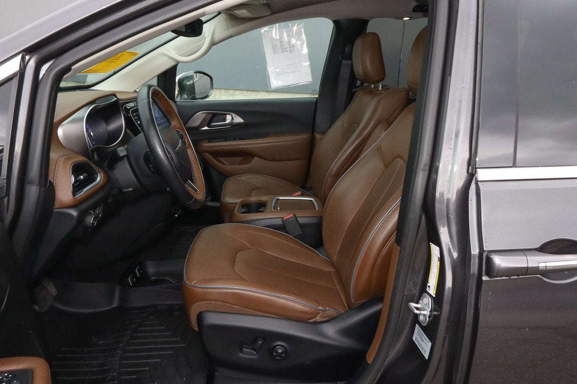 2017 Chrysler Pacifica Limited FWD