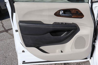 2024 Chrysler Pacifica Limited FWD