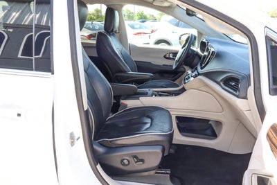 2024 Chrysler Pacifica Limited FWD