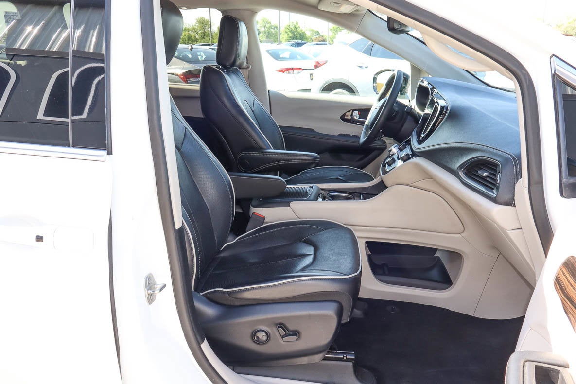 2024 Chrysler Pacifica Limited FWD