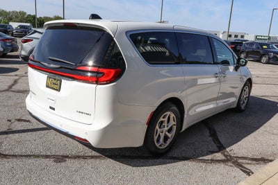 2024 Chrysler Pacifica Limited FWD